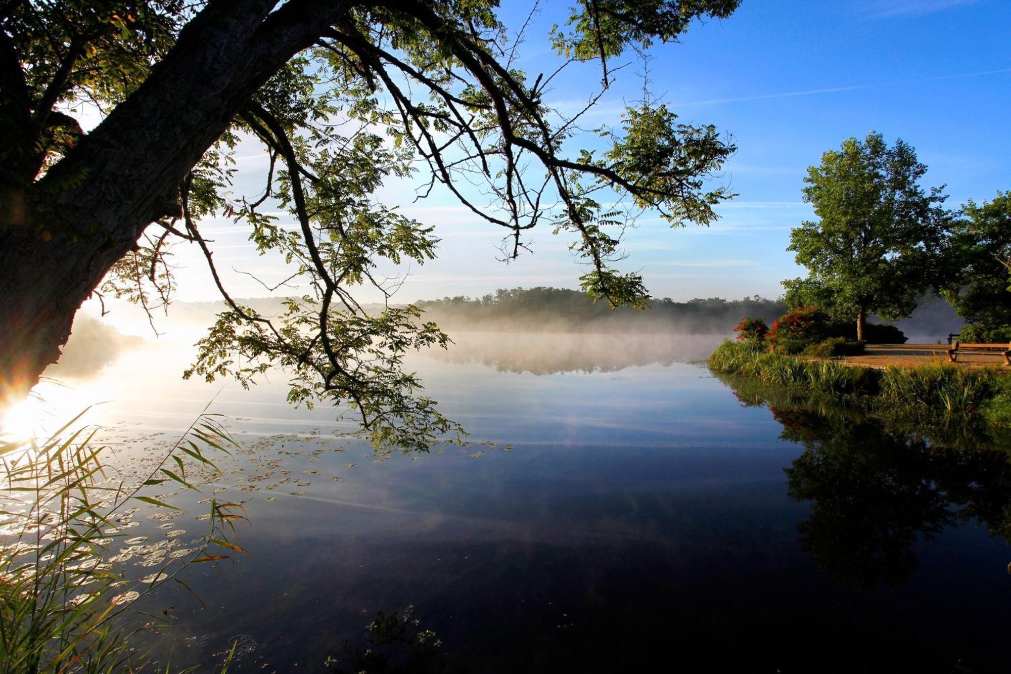 Vk Lake Aureilhan  Exteriör bild
