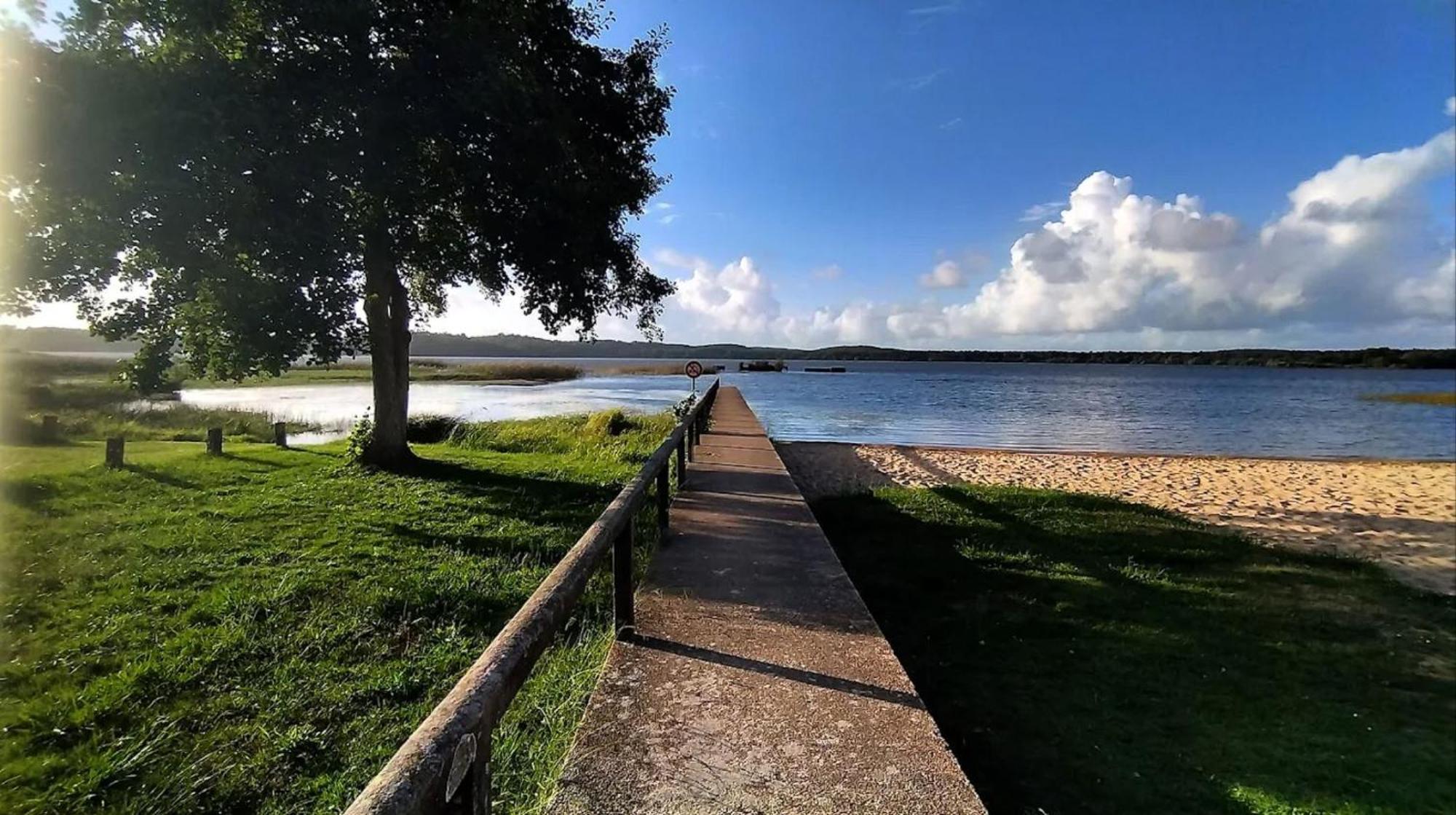 Vk Lake Aureilhan  Exteriör bild